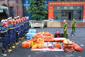 Bộ Công an tăng cường lực lượng tìm kiếm 4 người mất tích do sạt lở đất ở Lũng Cú