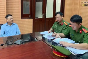 Danh sách 9 người cùng bị khởi tố với 'Shark Bình' 