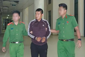 Sang Lào thay tên đổi họ trốn truy nã 6 năm