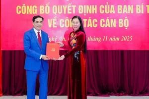 Điều động, chỉ định Chủ tịch UBND tỉnh Hà Tĩnh giữ chức Phó Bí thư Tỉnh ủy Nghệ An