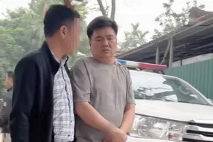 Kẻ đẩy CSGT vào xe tải bị bắt về tội giết người 