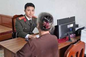 Công an làm việc với người phụ nữ tự nhận 'Cha trời', 'Mẹ đất' giáng xuống