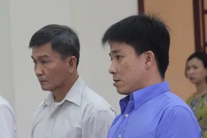 Lại hoãn xử vụ xà lan tông sập cầu Ghềnh