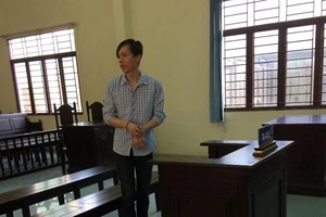 Nữ chủ quán cà phê dũng cảm bắt cướp