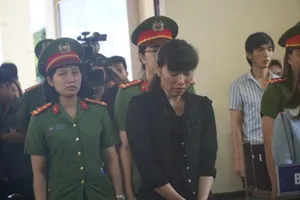 3 bảo mẫu hành hạ trẻ bị đề nghị mức án cao nhất đến 3 năm tù