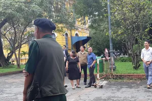 Vụ chìm tàu Cần Giờ: Liên tục vỗ tay nên bị mời ra khỏi phòng 