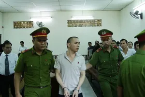 Hoãn xử vụ nhân chứng bị khởi tố tội giết người