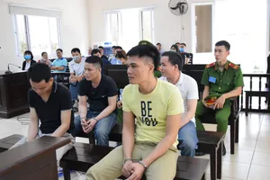 Các luật sư tranh cãi vụ nhân chứng bị khởi tố tội giết người