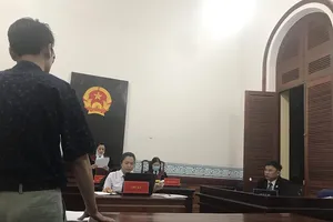 Bác kháng cáo của nghiên cứu sinh kiện trường đại học