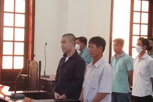 Toà hoãn xử vụ ông thợ hồ bị đánh gãy chân để dẫn giải người làm chứng