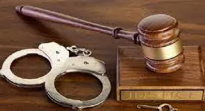 Cùng được tại ngoại nhưng cấm đi khỏi nơi cư trú và bảo lĩnh khác nhau gì?