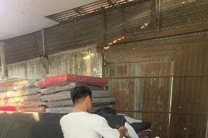 Bị truy tố vì đập điện thoại của vợ cũ khi bị ghi âm