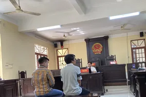 Hoãn xử vì bị cáo khiếu nại cán bộ điều tra nhưng chưa được giải quyết