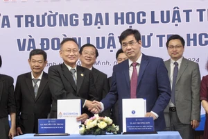 Trường ĐH Luật TP.HCM và Đoàn Luật sư TP.HCM ký kết biên bản hợp tác
