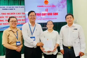 Trợ giúp pháp lý cho người mẹ 'thế' căn cước công dân vì nợ học phí của con