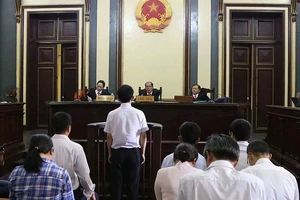 Bàn về đề xuất điều tra, truy tố vắng mặt trong 2 trường hợp