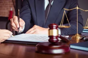 VKS gửi kháng nghị về tội danh nhưng quá hạn nên bị đình chỉ xét xử phúc thẩm