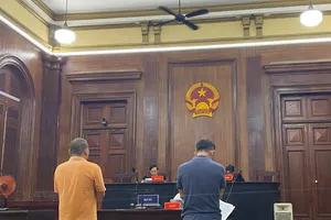 Một vụ án bị cáo cũng là bị hại có được không?