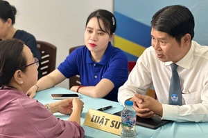 Tại sao chồng chết phải chia tài sản cho cha mẹ chồng?