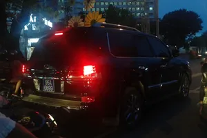 'Mượn xe tư gắn biển xe công giúp tiết kiệm ngân sách nên không sai'