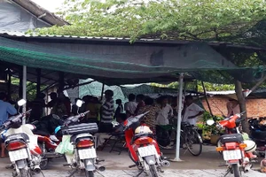 Tối nhậu, sáng thấy người nằm chết dưới mương gần quán 