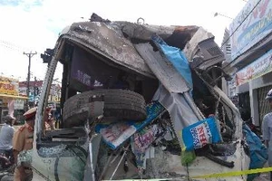 xe khách gây tai nạn 