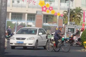 một trong số gần 200 xe công của Cần Thơ