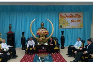 Chủ tịch Quốc hội thăm và làm việc tại Bến Tre 