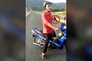 Clip: Phó Phòng Nông nghiệp Tri Tôn cầm súng dọa dân