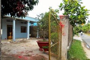 Nhà của cộng tác viên báo Công An TP.HCM bị tạt sơn