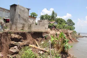 Đồng Tháp công bố khẩn cấp sạt lở bờ sông Tiền