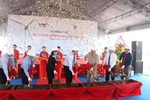 Khởi công nhà máy điện gió ngàn tỉ đồng ở Bến Tre