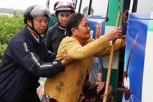 Sóc Trăng di dời dân tránh bão trước 11 giờ trưa