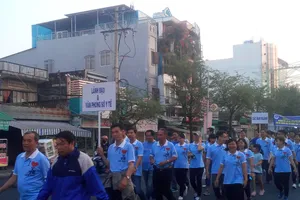 Cần Thơ: Hơn 2000 người đi bộ “Hướng về Y tế cơ sở”