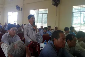 Đa số cử tri xã Thới Tân, huyện Thới Lai bức xúc những vấn đề đang nóng trong xã hội hiện nay như nông nghiệp, giao thông, tệ nạn xã hội, ma túy - ảnh CẨM GIANG