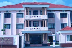  ông Nguyễn Thành Nhơn (52 tuổi) – Bí thư Đảng ủy, Phó Giám đốc Sở Tư pháp tỉnh Hậu Giang vừa qua đã từ chối nhận quyết định điều động về Hội chữ thập đỏ tỉnh và giới thiệu bầu giữ chức Phó Chủ tịch Hội (ảnh: Trụ sở Sở Tư pháp - ảnh haugiang.gov.vn)