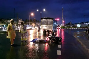 Hiện trường vụ TNGT trên QL1A - ảnh Hà Huy