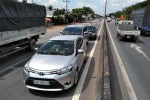 Hiện trường vụ TNGT trên đường dẫn cao tốc TP.HCM – Trung Lương, ảnh HÀ HUY