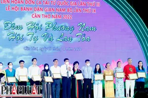 Gần 1 triệu lượt người đến Cần Thơ tham gia Lễ hội bánh dân gian