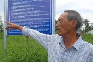 Người dân địa phương đồng tình với dự án tuyến tránh Quốc lộ 1A nhưng lo sợ đời sống tệ hơn sau khi bị thu hồi đất. Ảnh TRẦN VŨ