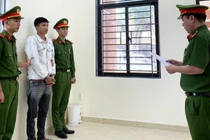 Người đàn ông có 4 tiền án bị bắt vì trộm tài sản ở các trạm biến áp