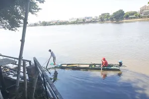 Tái diễn nạn dùng điện kích cá trên kênh, sông ở TP.HCM