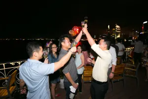 Du lịch như 'ngồi trên lửa' mùa cao điểm tết