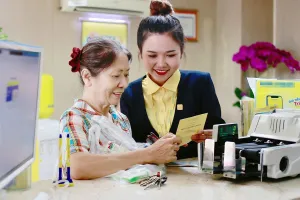 Lãi tiền gửi tiết kiệm xuống đáy, chờ lãi vay giảm