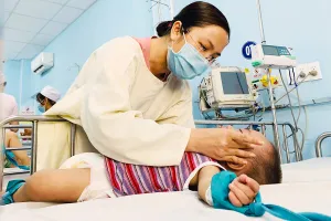 Cảnh báo nhiều bệnh nhi mắc tay chân miệng trở nặng