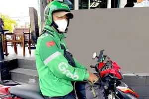 Người hùng giải cứu... xe cấp cứu