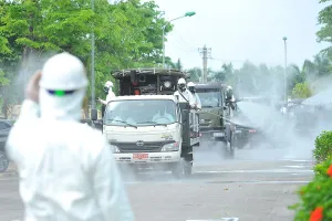 Dịch từ bệnh viện lan nhanh, các tỉnh, thành ráo riết truy vết