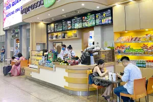 ​Tranh cãi về quản lý mì tôm, phở, cháo… ở sân bay