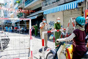 COVID-19: TP.HCM khẩn cấp truy vết các ca nhiễm mới