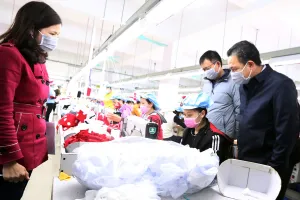 Đề xuất cha hoặc mẹ tham gia BHXH, con được hưởng trợ cấp